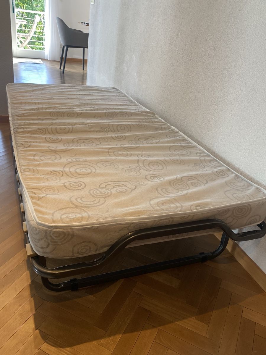 Letti: Gästebett Klappbett – Usato da Gossau SG venduto da Conrado1 3