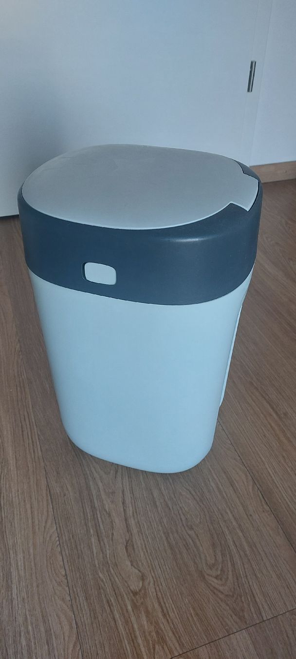 Tommee Tippee Cestini per rifiuti: Tommee Tippee Windeleimer mit 9 Nachfüllkassetten – Usato da Schnottwil venduto da jb_39 1