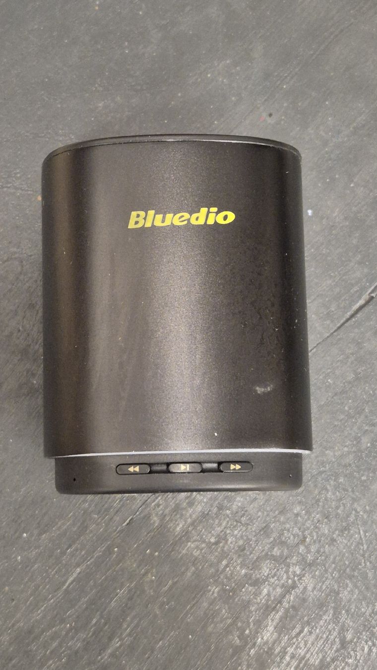 Casse acustiche: Kompakter Bluetooth Speaker 10x7.5x7.5cm – Usato da Uerikon venduto da PhilipFrey