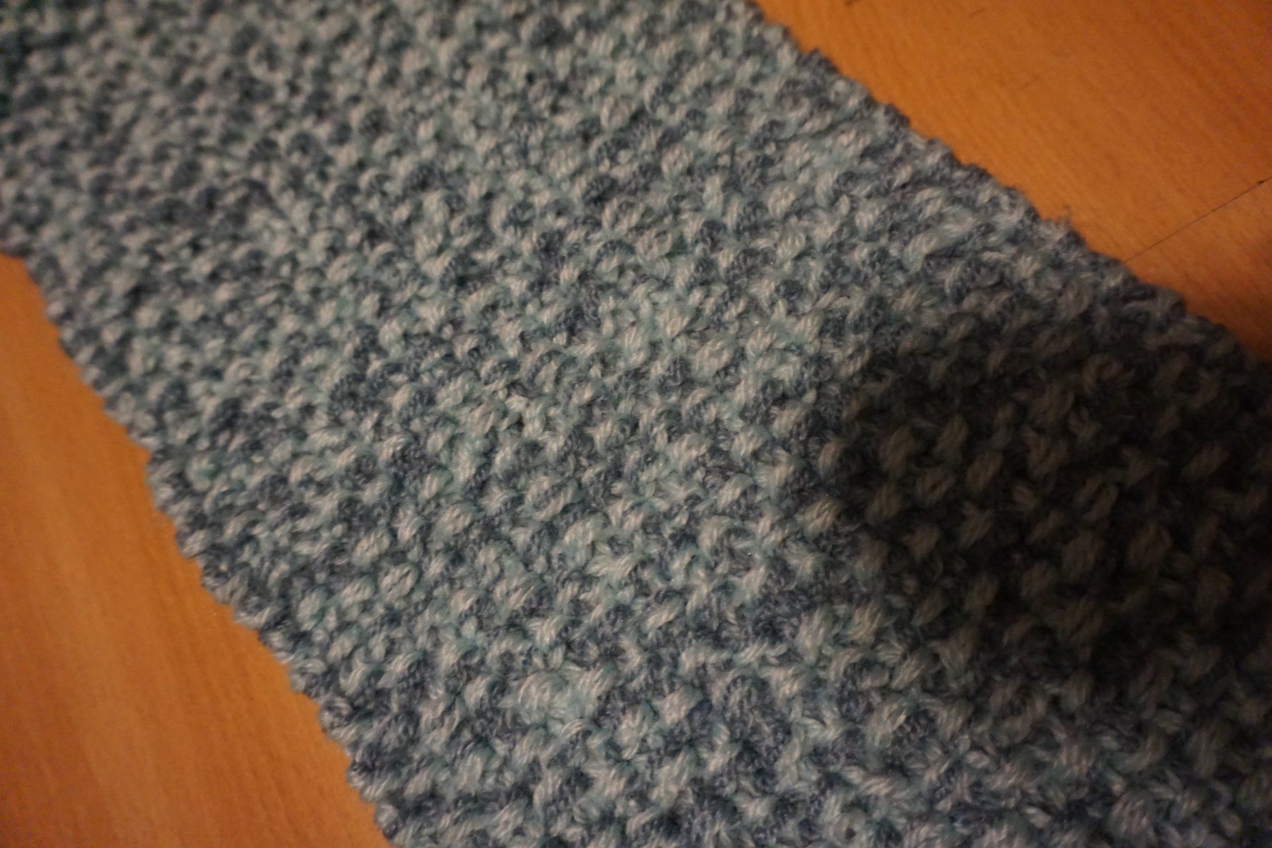 Foulards, Tücher & Schals: Handgestrickter, warmer Schal mit Fransen, Winter-Look – Gebraucht aus Zürich von einalemjena 2