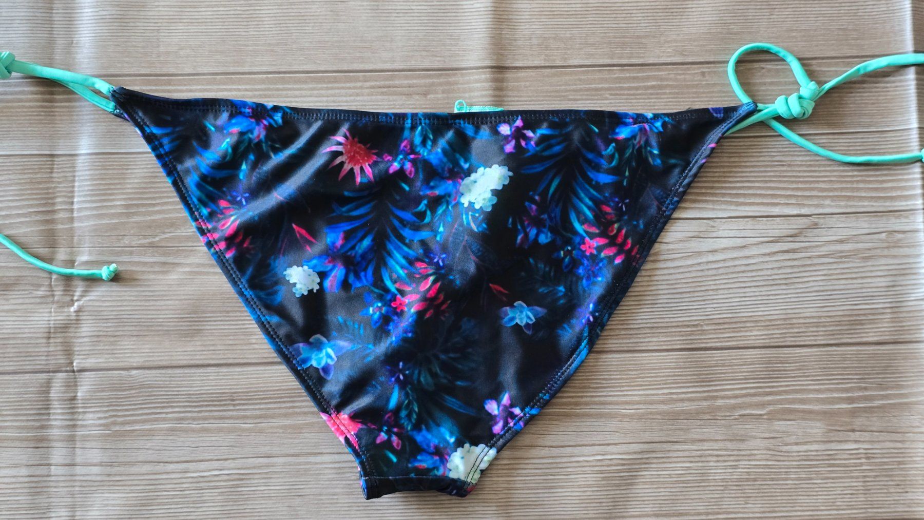 Costumi da bagno & Bikini: Pulp Side-Tie Badehose - L - Tropen-Print – Nuovo (secondo la descrizione) da Thalwil venduto da VitaMini 3