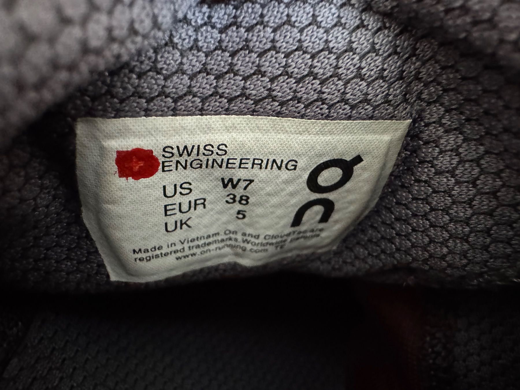 On Scarpe da donna: On Schuhe Damen Gr 38 – Nuovo (secondo la descrizione) da Frauenfeld venduto da dilili 5