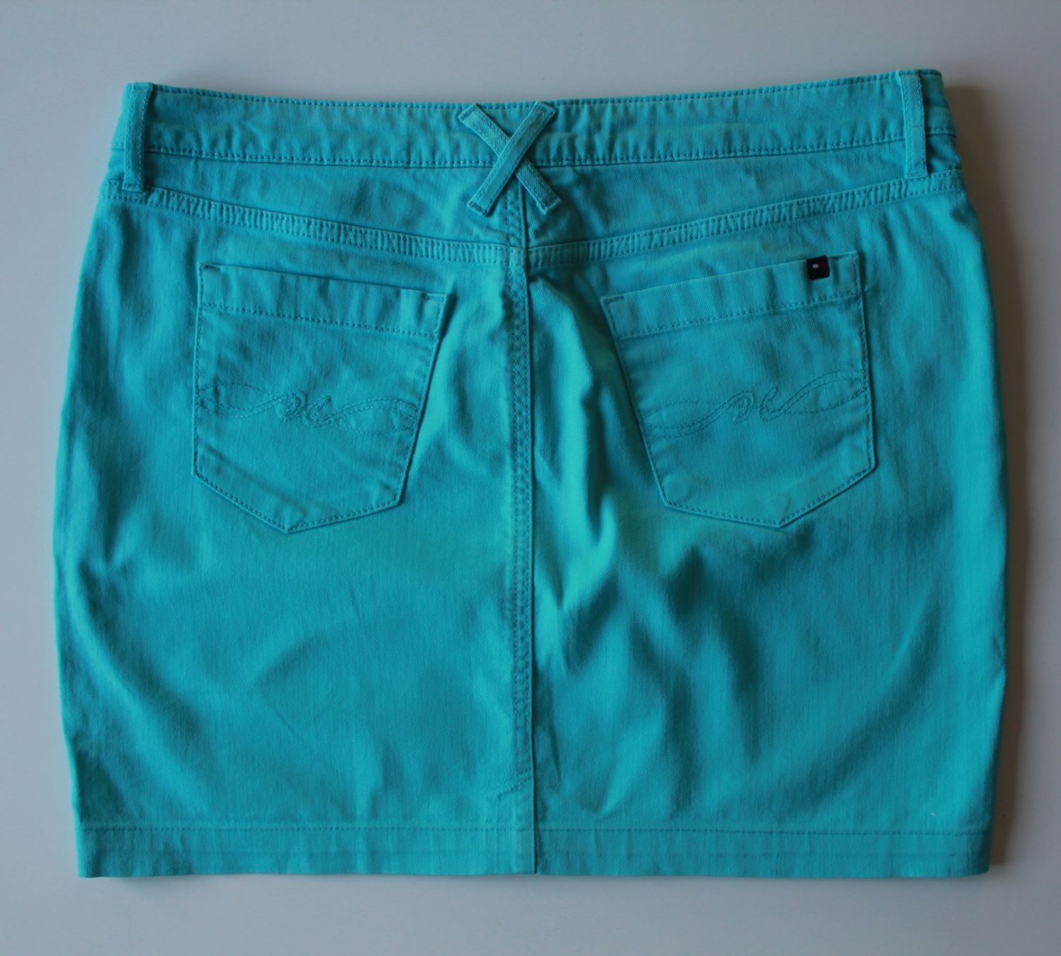 Tommy Hilfiger Gonne: Jupe Tommy Hilfiger t. 10 – Usato da Peseux venduto da Gilloss 2