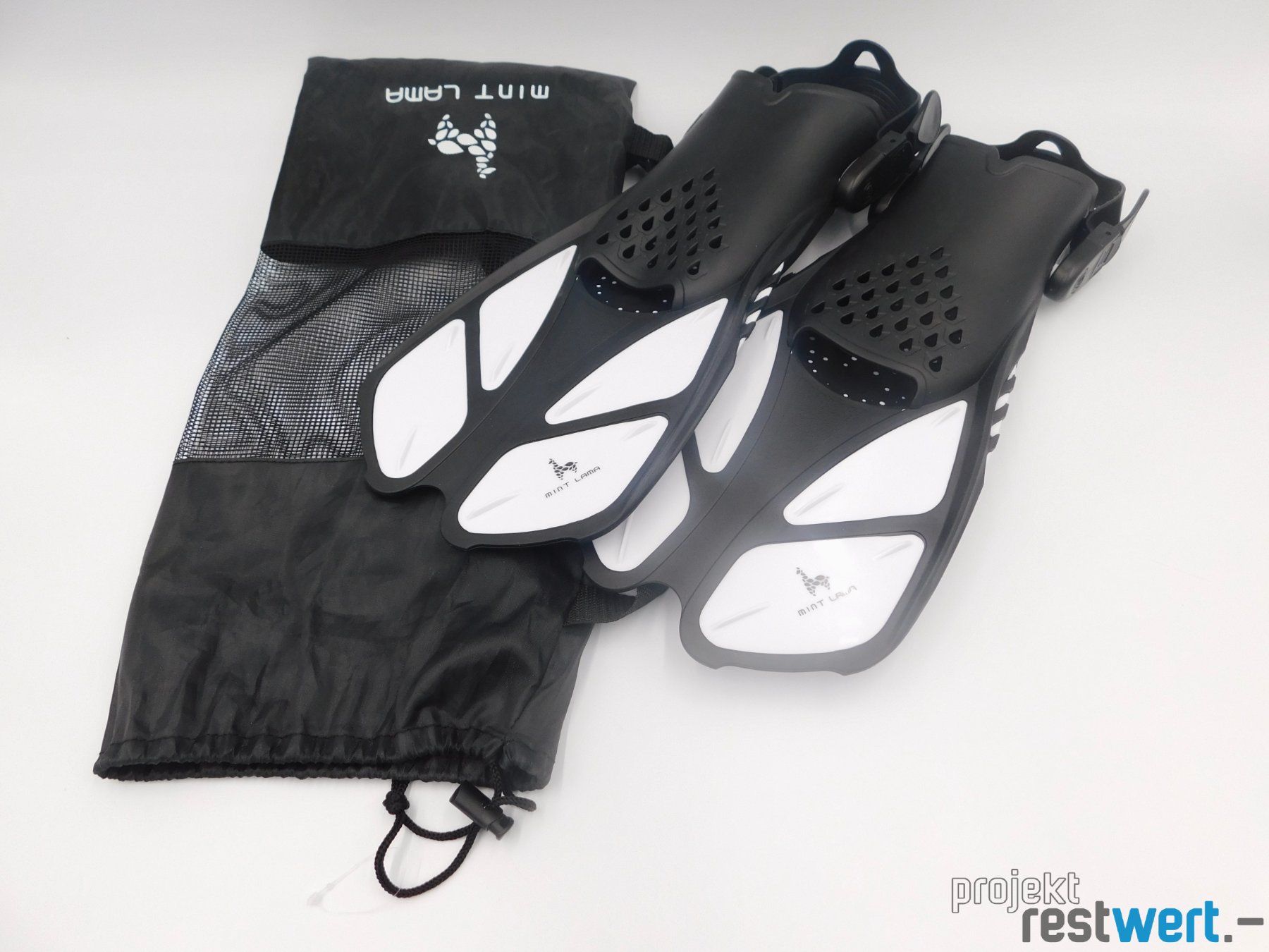 Flossen, Masken & Schnorchel: Schwimmflossen von MINT LAMA – Neu (gemäss Beschreibung) aus Bülach von restwert_buelach