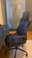 Gaming Tisch und Stuhl schwarz blau