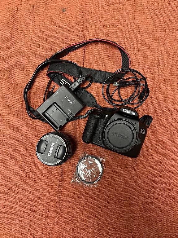 Canon Fotocamera: Canon EOS 1300D inkl. Zubehör – Usato da Uttigen venduto da mia_tn9n 1