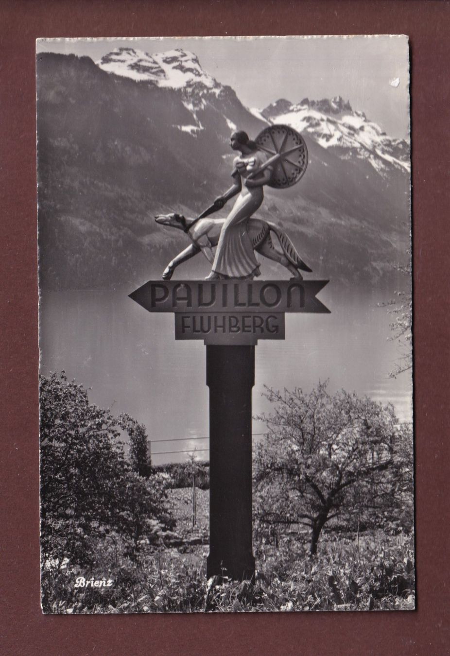 Cartoline postali: BRIENZ - Richtung Pavillon Fluhberg – Usato da Pully venduto da nicecards
