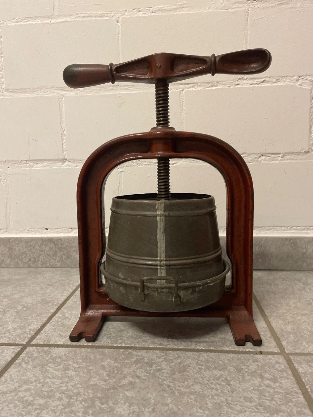 Tutte le decorazioni: Dekorative Traubenpresse, Obstpresse. Antik – Usato da Grüt (Gossau ZH) venduto da guetsli80 2