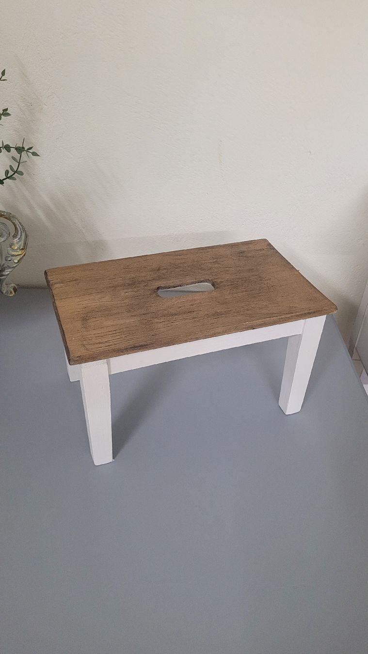 Tabourets: Holz Schemel Hocker weiss braun – D'occasion à Elgg par Limone2018