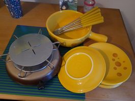 Fondue Caquelon 6x Geschirr Set Gabeln EMALCO Gas Rechaud CH