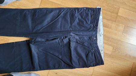 neue dunkelblaue Hose von Wrangler Grösse 40/32,