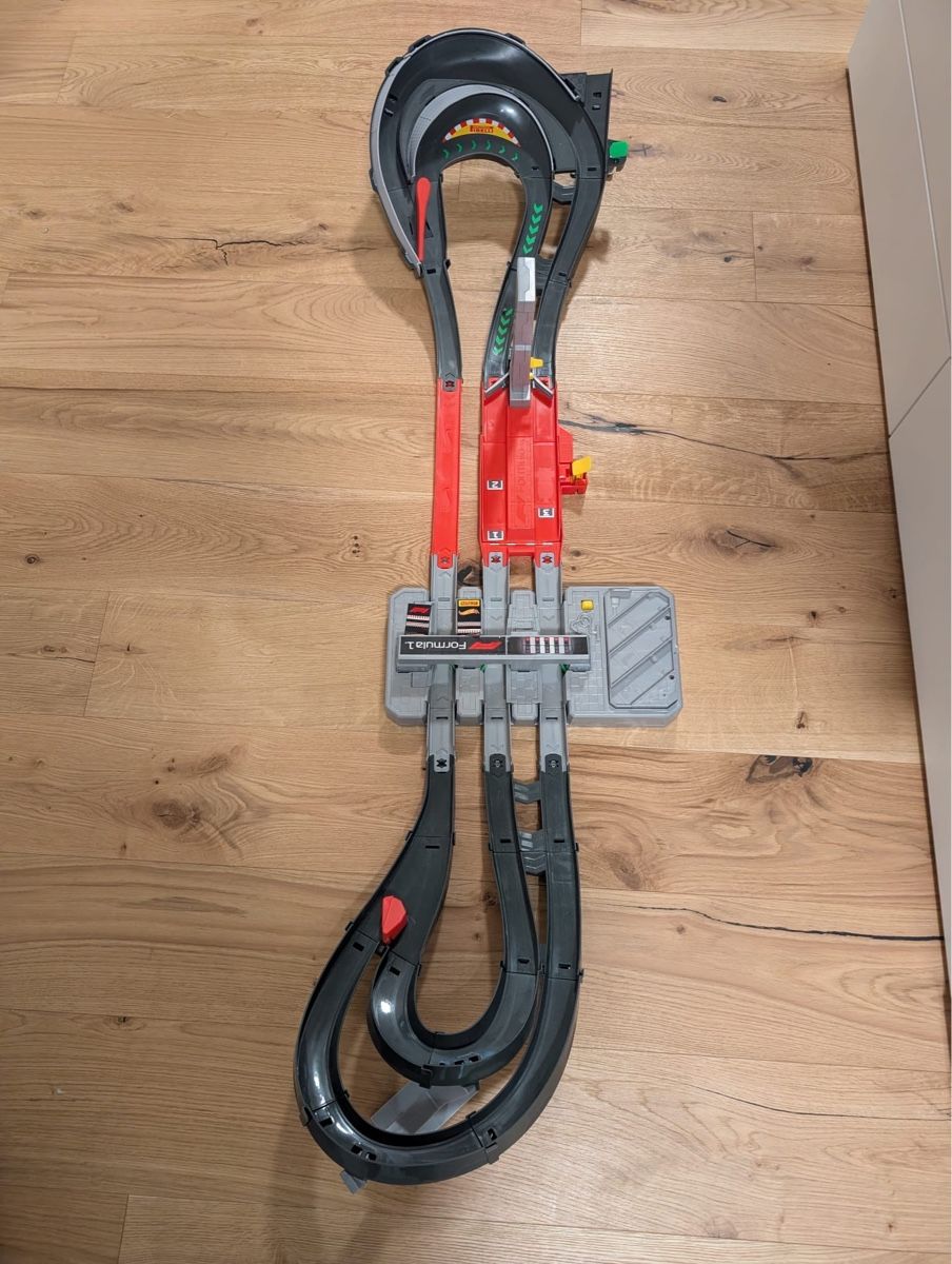 Hot Wheels Rennbahnen: Formula 1 Rennbahn – Gebraucht aus Roggwil TG von Strick-Fee 2