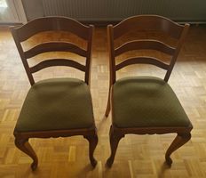 2 schöne antike Stühle