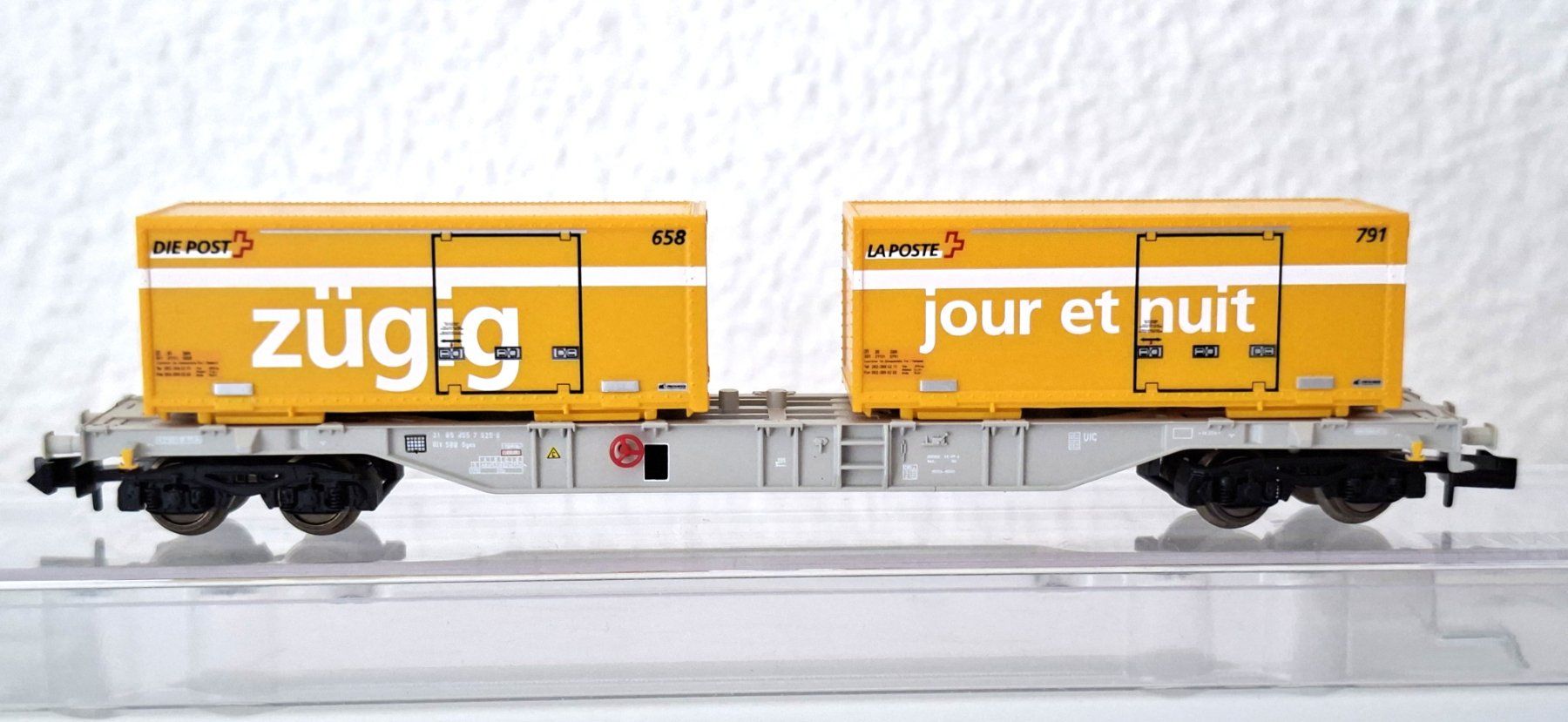 Fleischmann Modellini di ferrovie: Fleischmann Containertragwagen SBB POST 824403 K – Nuovo e nell'imballaggio originale da Biberist venduto da Ntrains 4