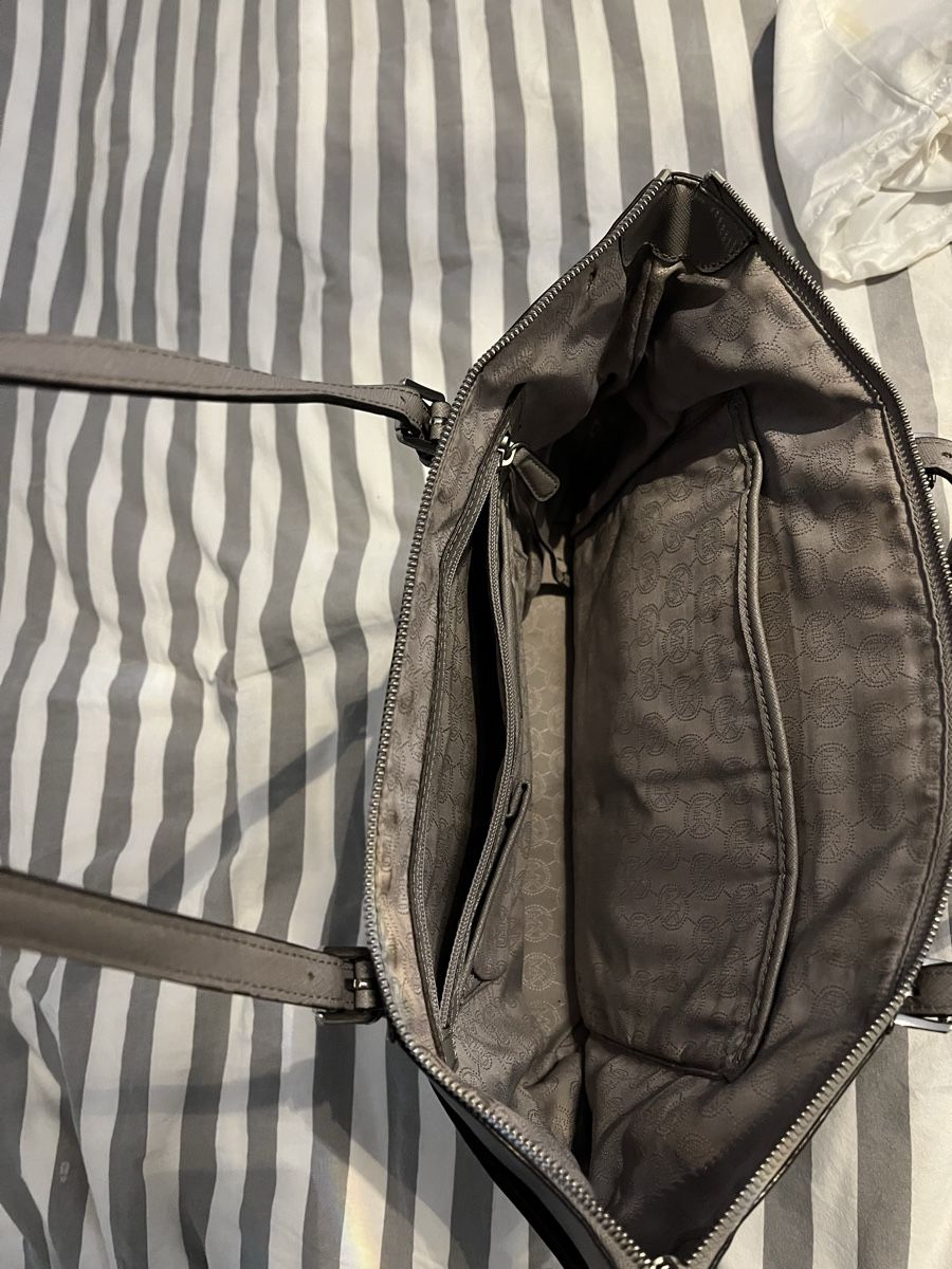 Michael Kors Taschen für Damen: Michael Kors Shopper Tasche Grau – Gebraucht aus Aarberg von Beni-Nadine86 4