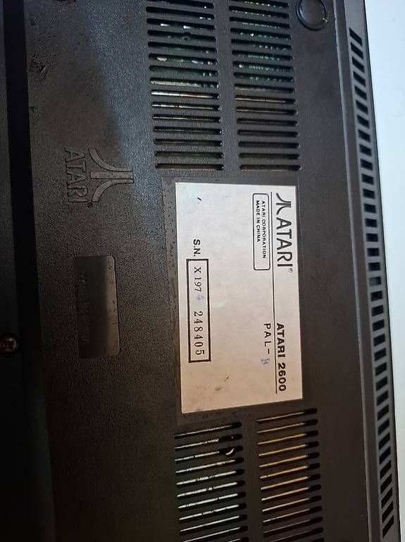 Atari Konsolen: Atari 2600 Spielkonsole schwarz – Defekt aus Mühlehorn von Flohmarkt-Walensee 4