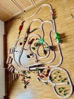 Train en bois (marques differentes)