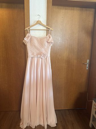 Festkleid mit Ärmeldetails