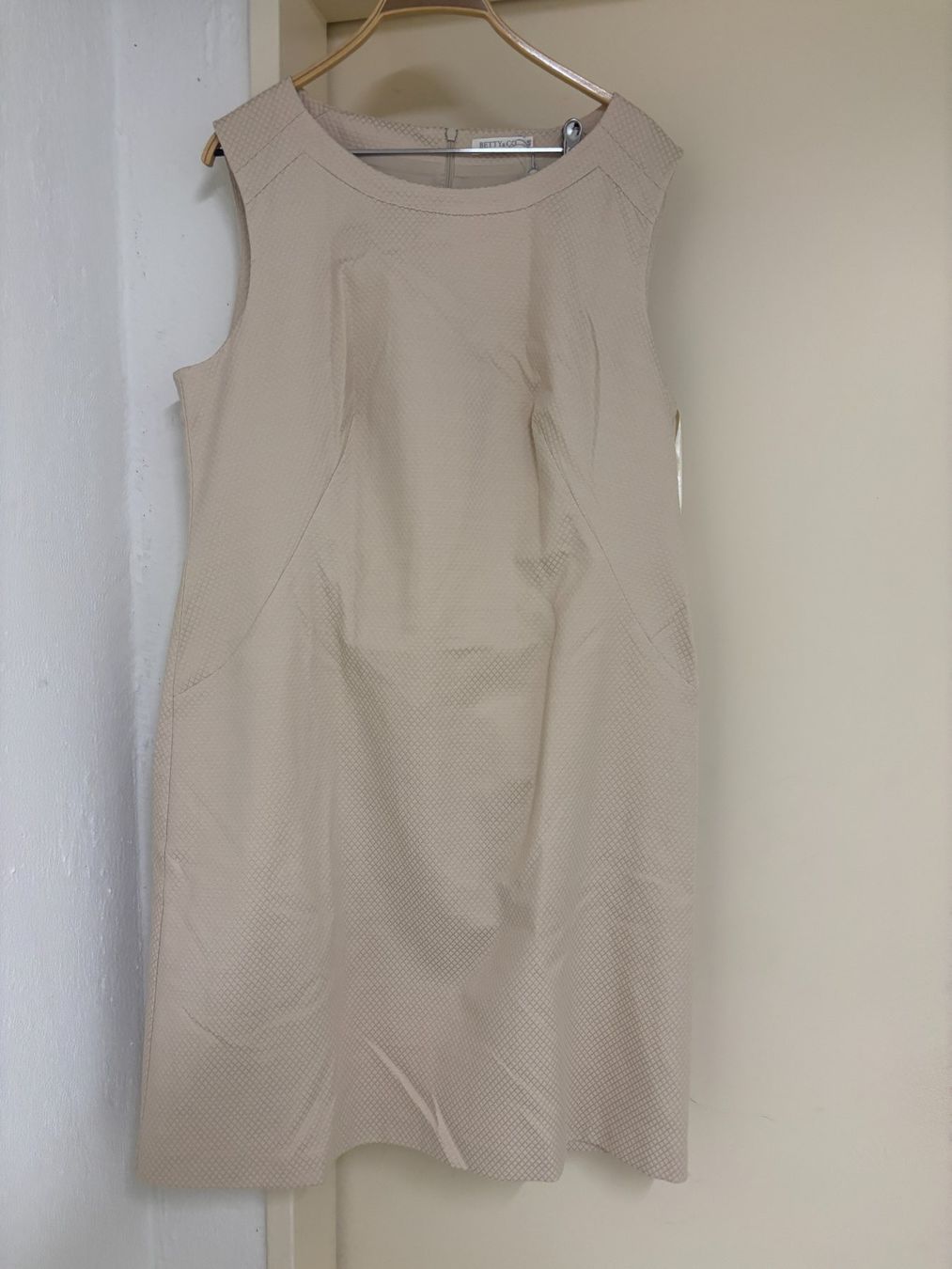Robes: BETTY&CODamen elegante Kleid  Gr. 46 – Neuf avec emballage d'origine à Wallisellen par ASZT