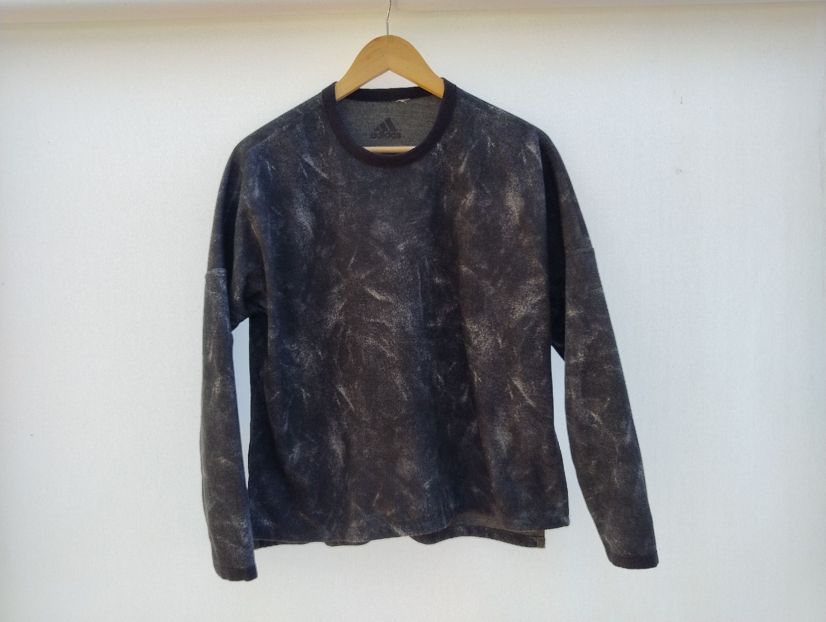 Adidas Pulls & Sweat-shirts: Adidas Damen Pullover anthrazit, Gr. S – D'occasion à Kirchberg BE par lau_ksj5