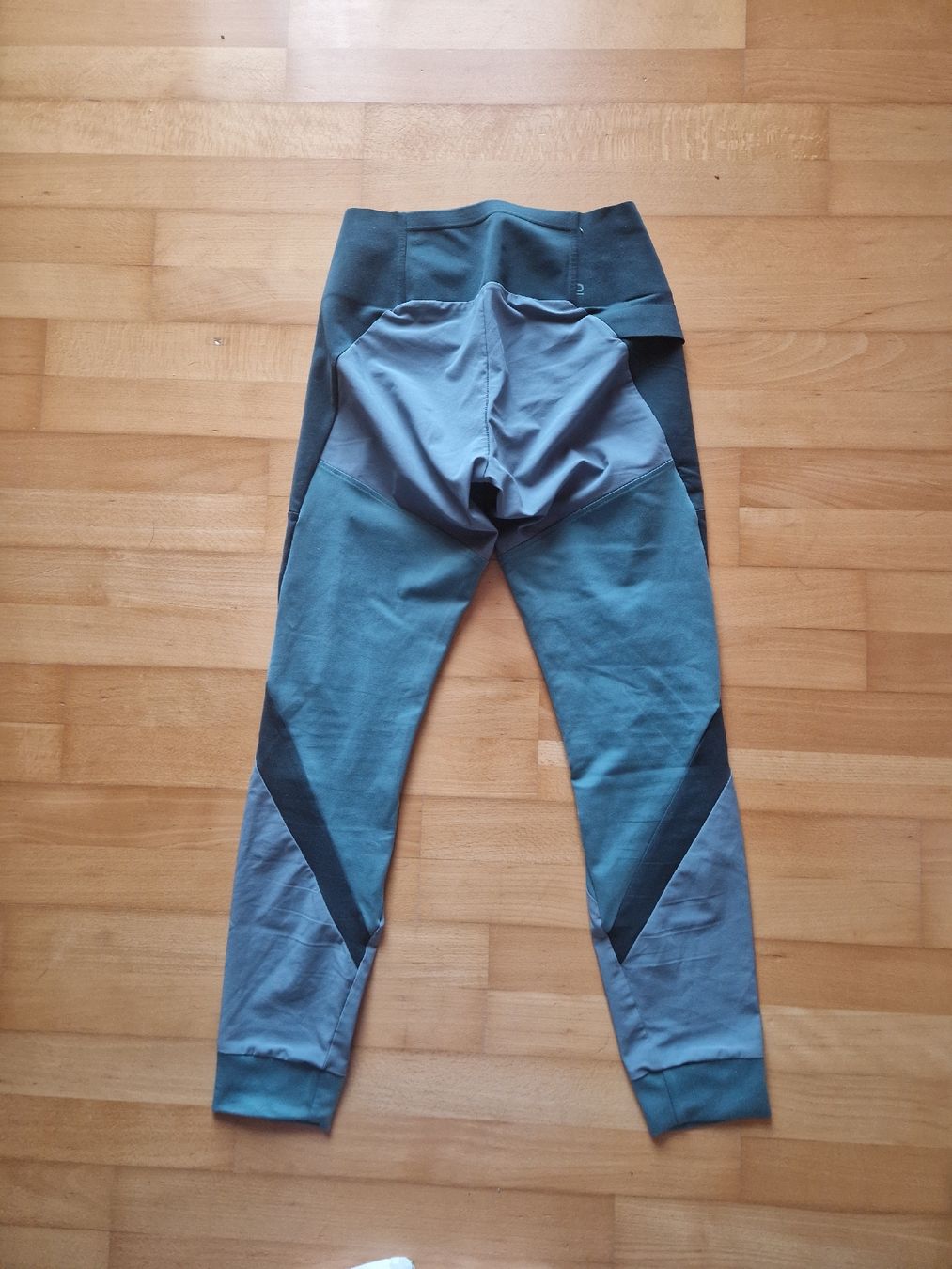 Decathlon Leggings: Sportleggings  – Usato da Otelfingen venduto da Tun_c9nb 1