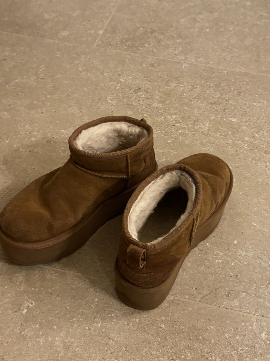 Damenschuhe: UGGS Grösse 39 Damen  – Gebraucht aus Lohn SH von cheyenneschreyer 1