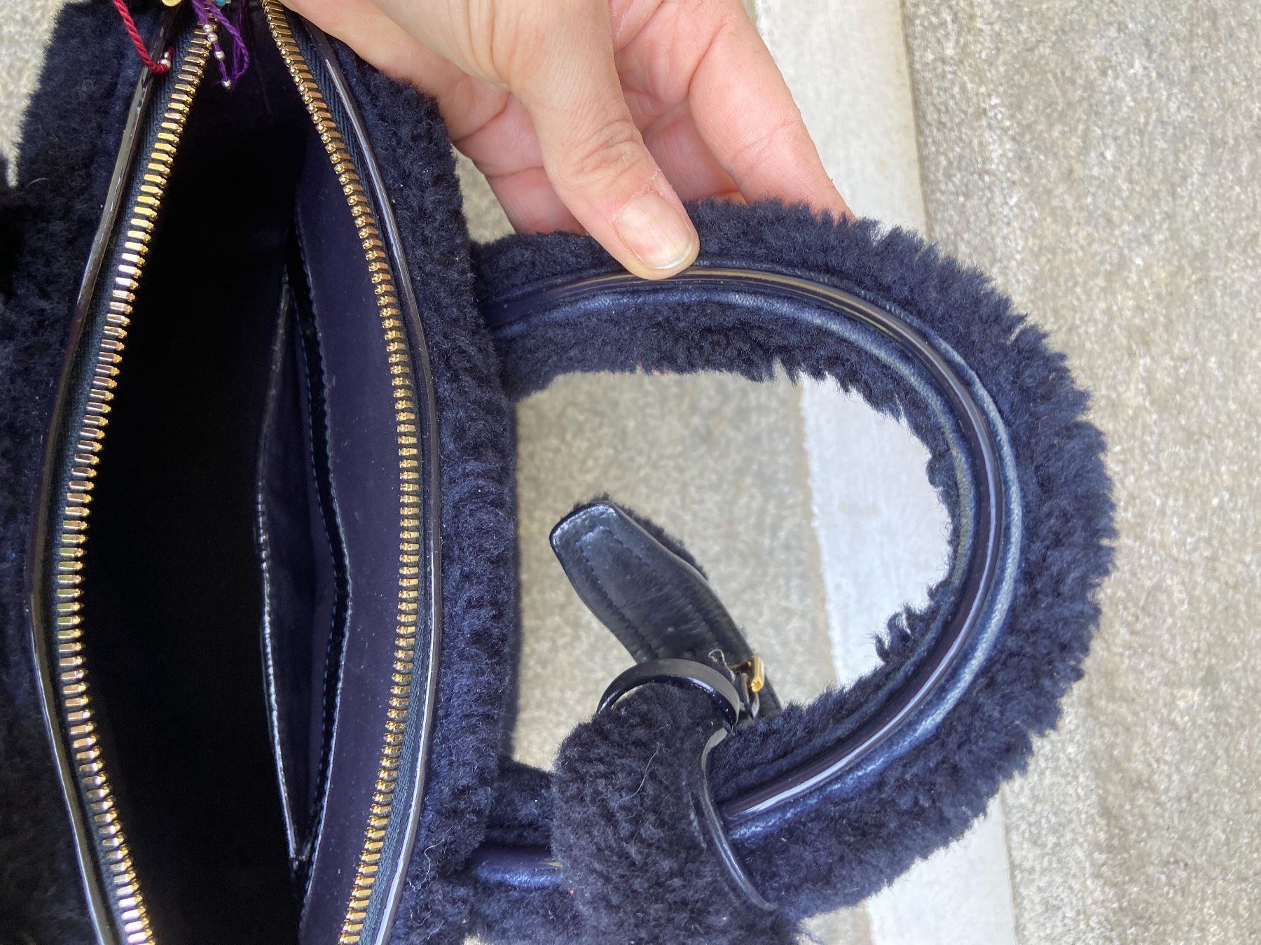 Louis Vuitton Borse da donna: Tasche Louis Vuitton Lockit Shearling blue – Usato da Solothurn venduto da Brini06 4