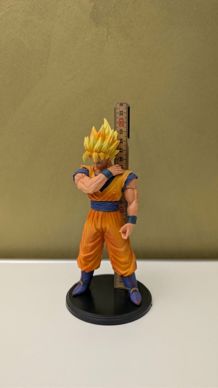 Figuren: Dragon Ball Son Goku Figur – Gebraucht aus Davos Platz von bongo007 2