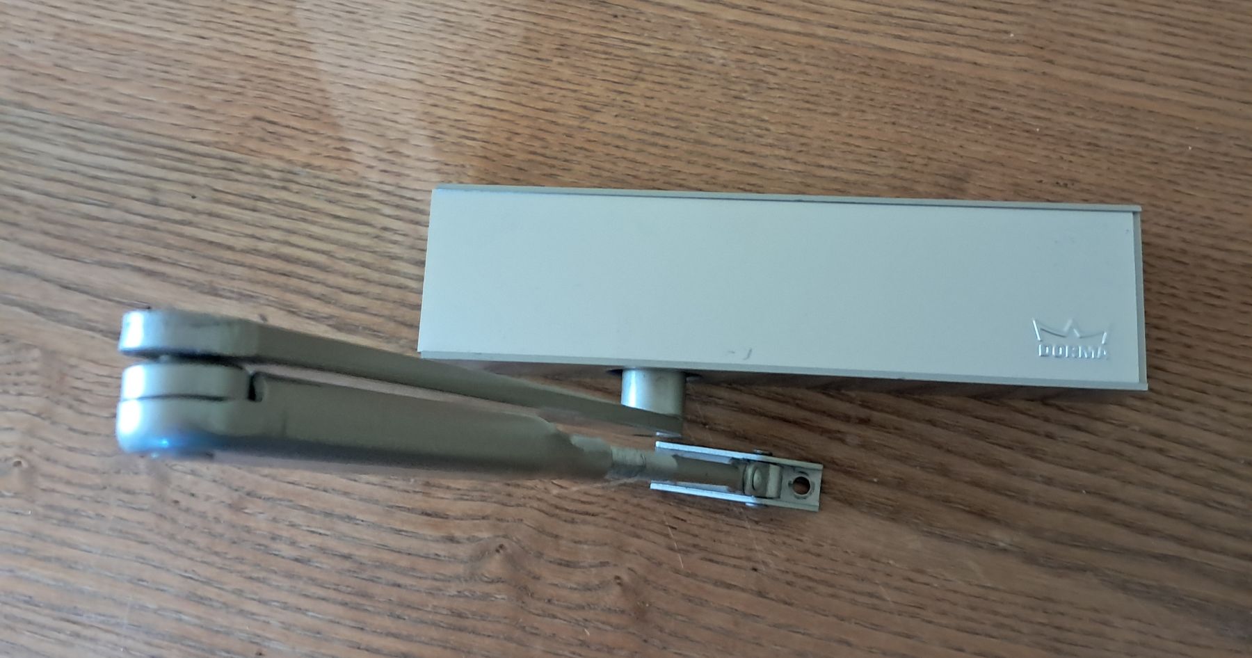 Ferramenta: Dorma Türschliesser TS 73 V, silber – Usato da Adlikon b. Andelfingen venduto da Kraemse 1