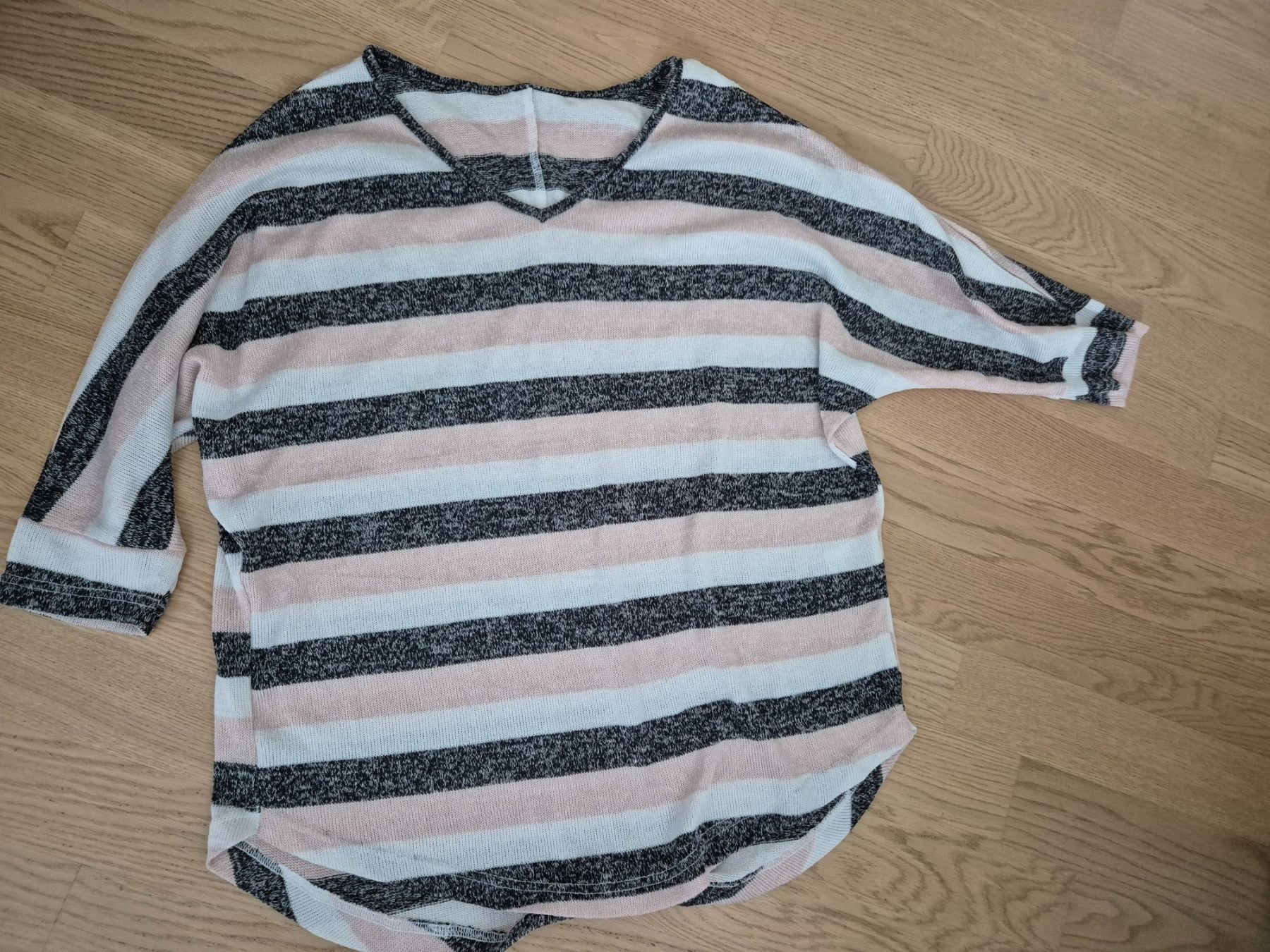 T-shirt: Sommer-Shirt, Gr. XL, modisches Design 2x – Usato da Stäfa venduto da Arjen2011 1