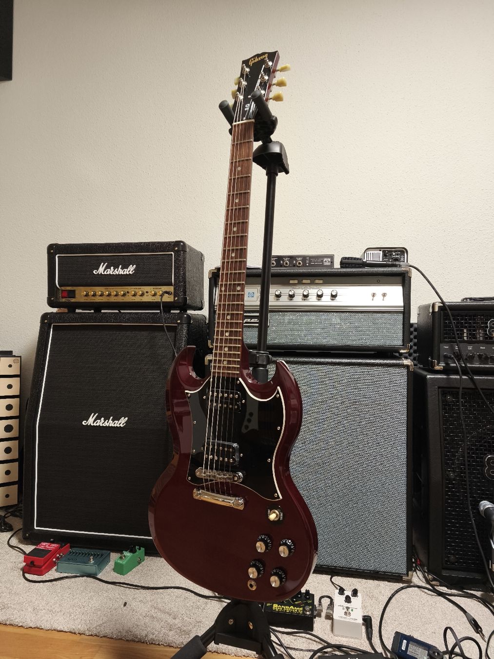 Millenium Supporti per strumenti musicali & leggii: Millenium Guitar Stnad – Usato da Zürich venduto da ras_5mct 1
