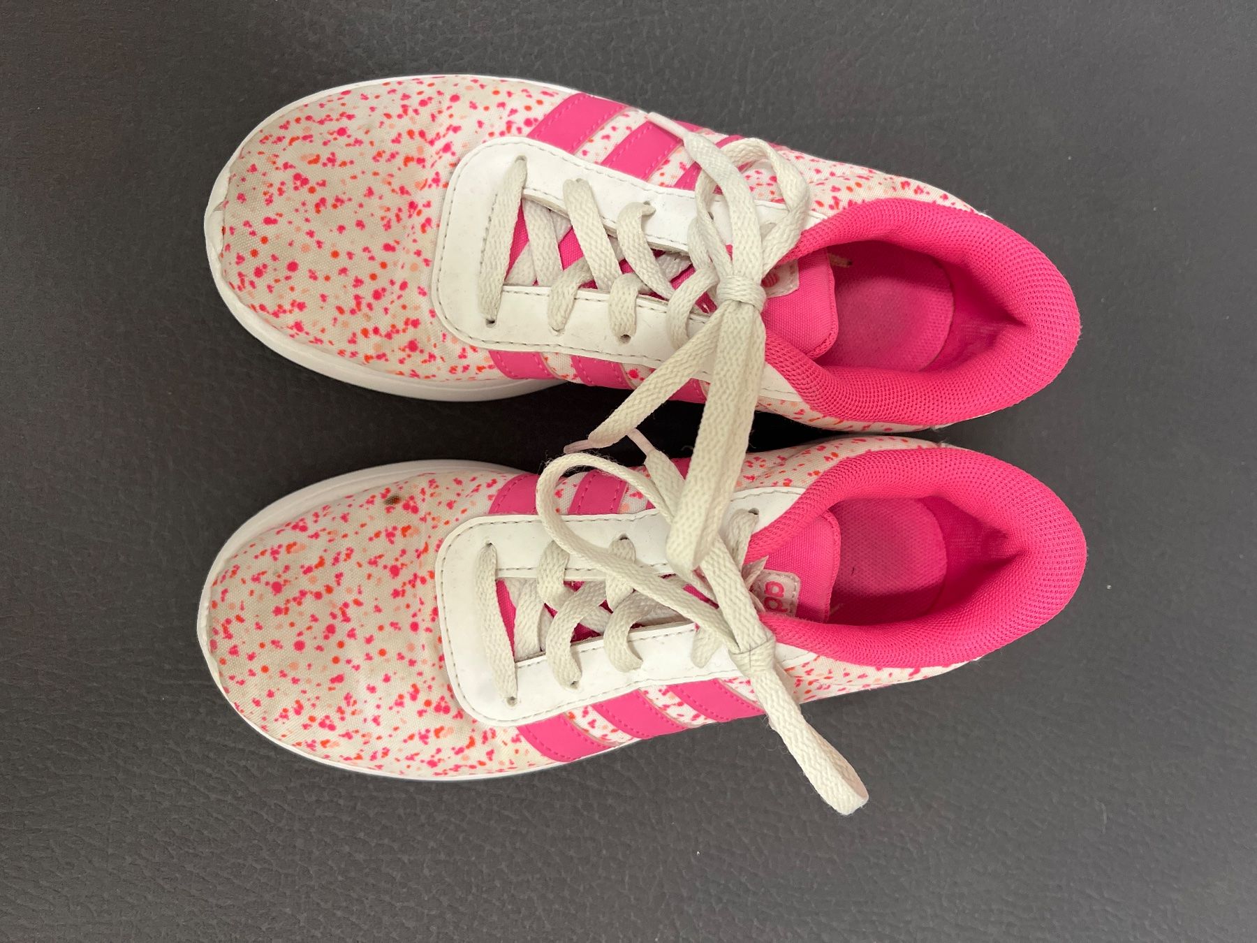 Adidas Scarpe per ragazze: Kinder Hallenturnschuhe adidas – Usato da Oberuzwil venduto da Coolan