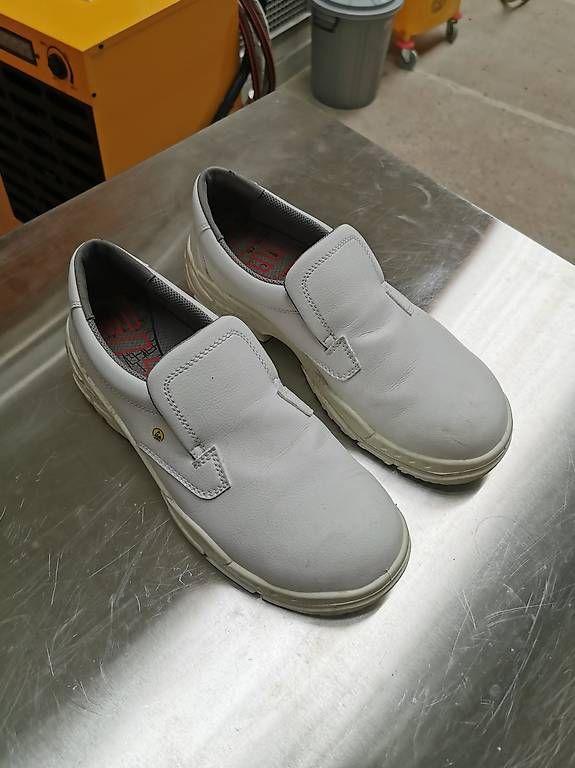 Scarpe da uomo: Chaussures et pantalons pro agroalimentaire – Usato da St-Aubin FR venduto da sme_nw6w 1