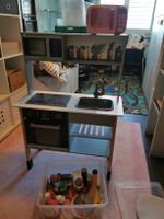 Kinderkueche mit Zubehoer guter Zustand