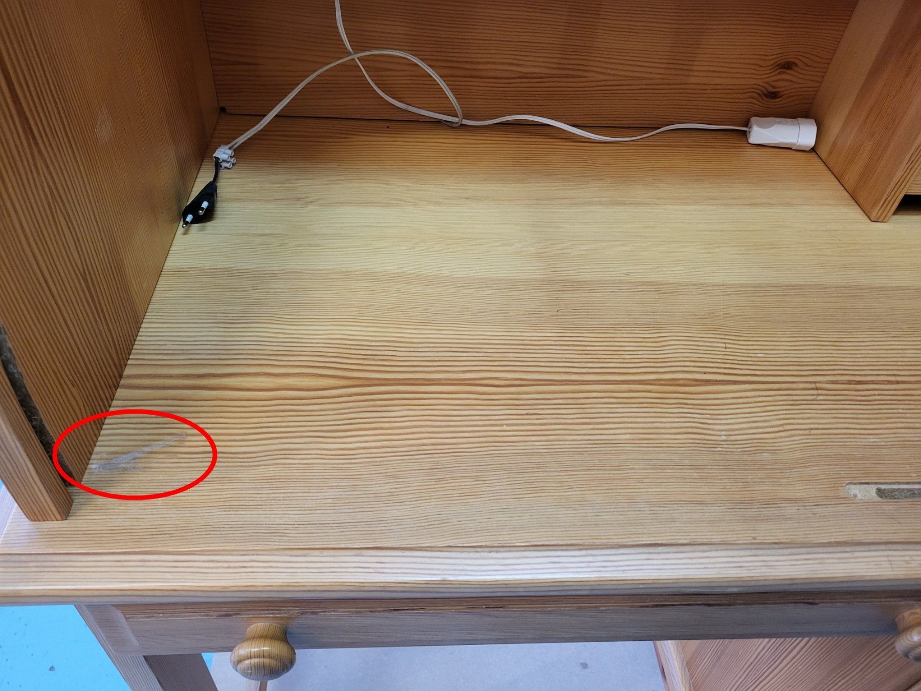 Schreibtische: Sekretär – Gebraucht aus Brügg BE von POU-BELLE 7
