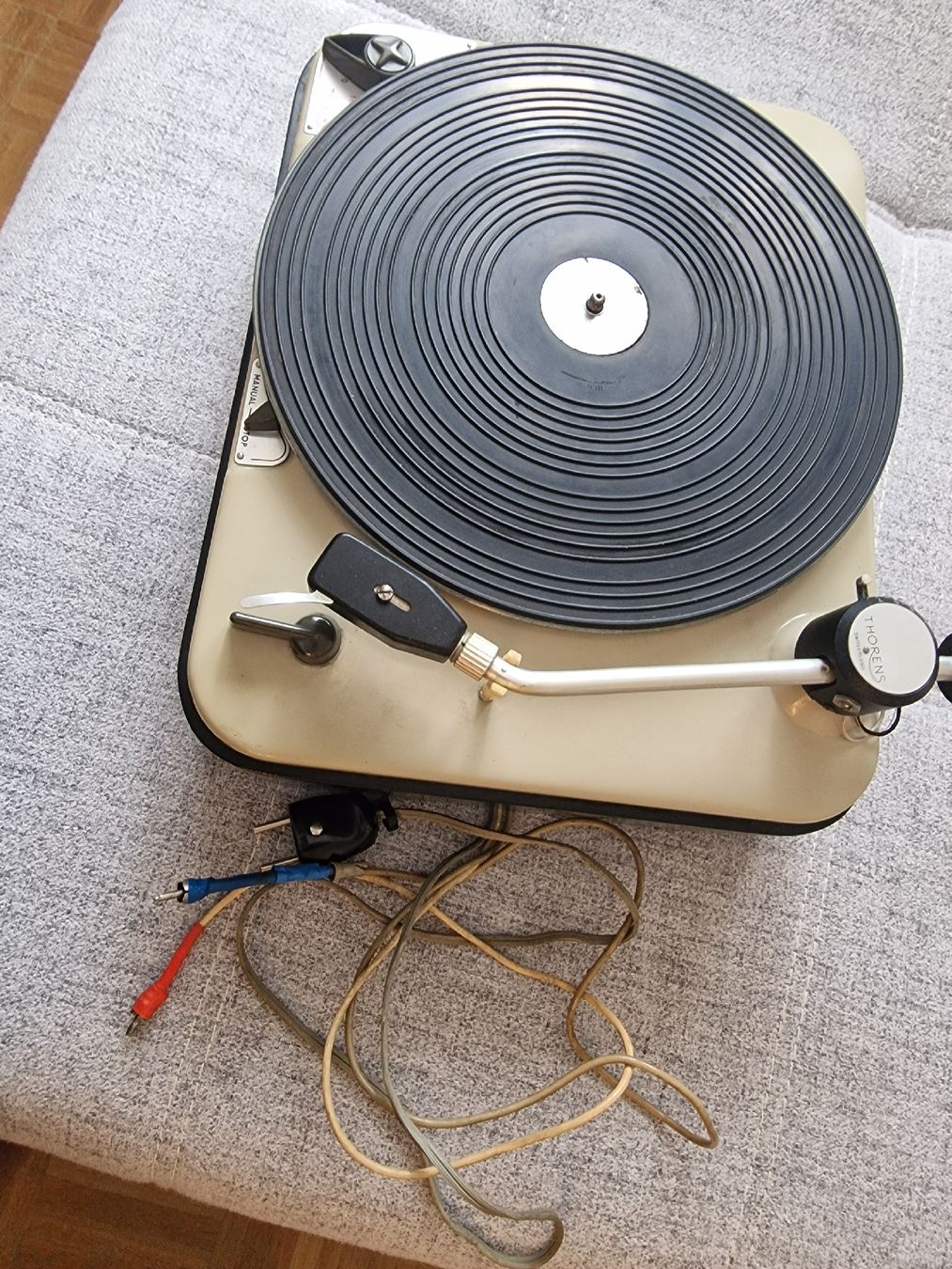 Thorens Giradischi: tourne disque Thorens td 135 – Usato da La Chaux-de-Fonds venduto da Ric_m628 4