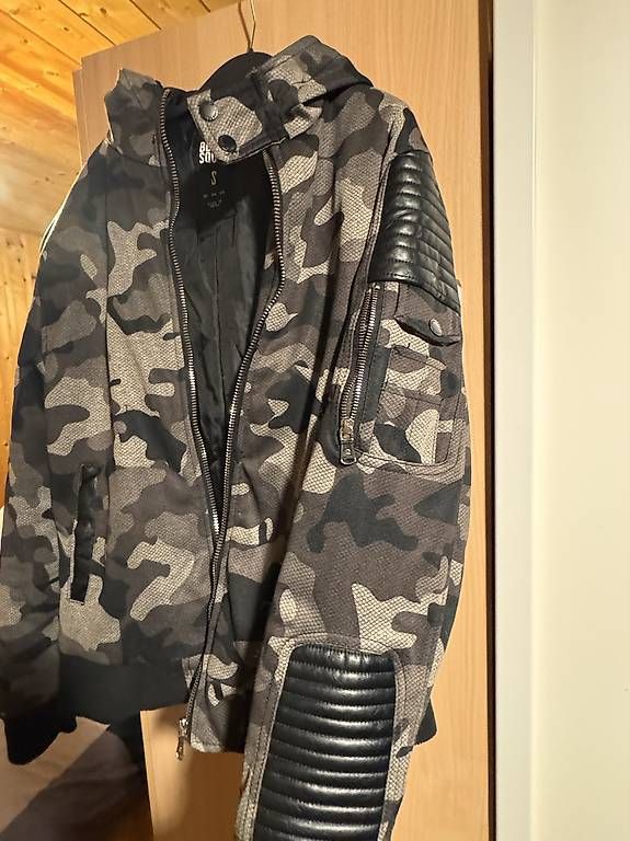 Vestes: Winterjacken – D'occasion à Bad Ragaz par mor_d7kw 1