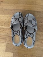 GUCCI Damenpantolette mit Plateausohle