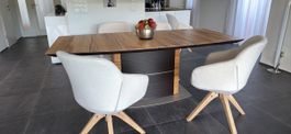 Ausziehbarer Hartmann Massivholz Tisch