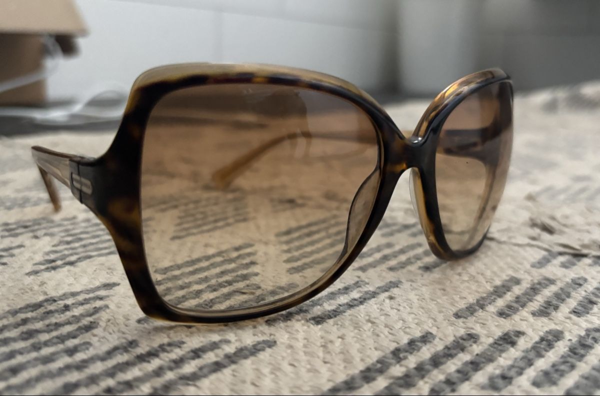 Hugo Boss Occhiali & Lenti: Sonnenbrille BOSS Damen transparent – Usato da Münsingen venduto da silvie24