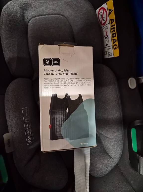 Sièges auto: Maxi Cosi iPebble 360 iSize, inklusive Adapter – D'occasion à Basel par pbu_jsm7 2