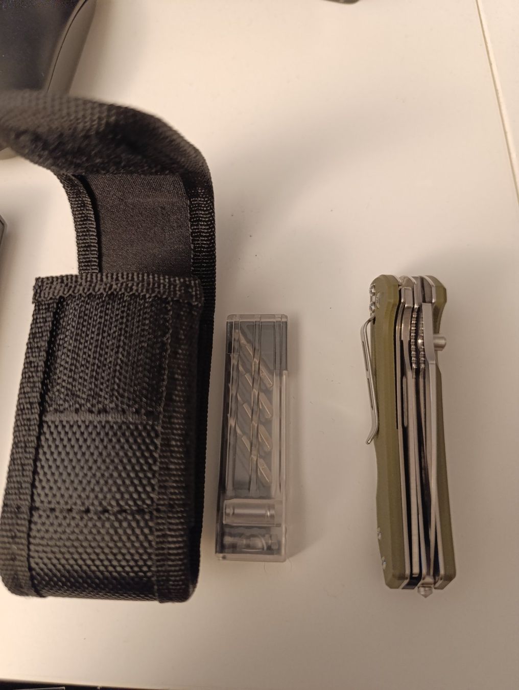 Couteaux de poche: Folding knife multitool with screwdriver, saw, belpouch NEW! – Neuf avec emballage d'origine à Mendrisio par Redmana 2