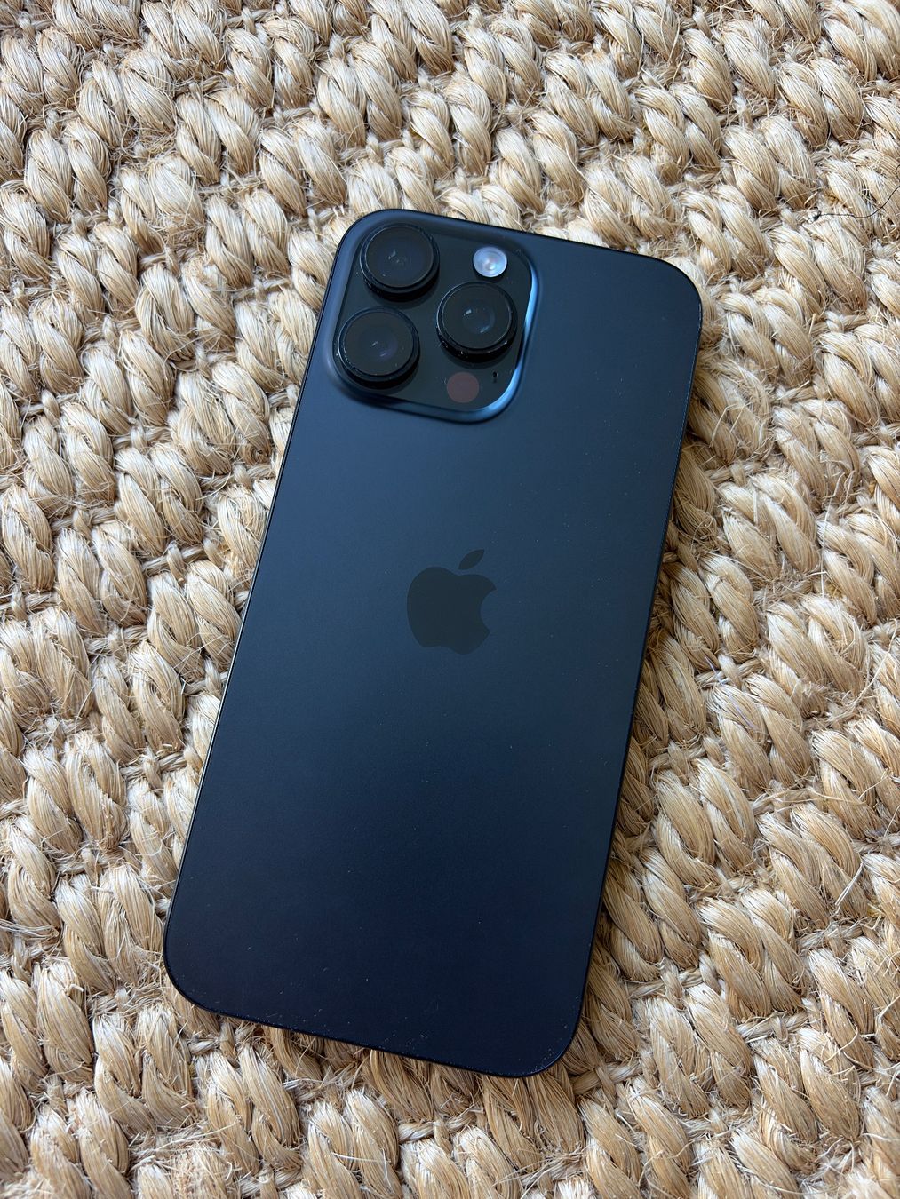 Apple Telefoni cellulari / Smartphones: iPhone 16 Pro Max – 512 GB – Usato da Rüschlikon venduto da pat_qm5r 3