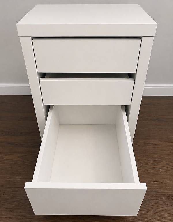 Ikea Banconi: Caisson IKEA MICKE blanc à roulettes  4 tiroirs – Usato da Orbe venduto da tom_q2vy 2