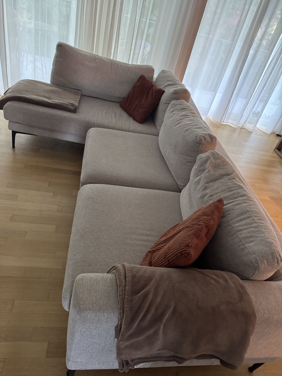Sofas: Ecksofa hellgrau guter Zustand gebraucht – D'occasion à Ittigen par Aala12 1