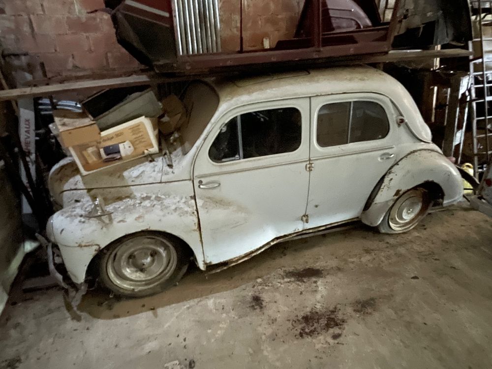 Renault Heck 4 CV Scheunenfund