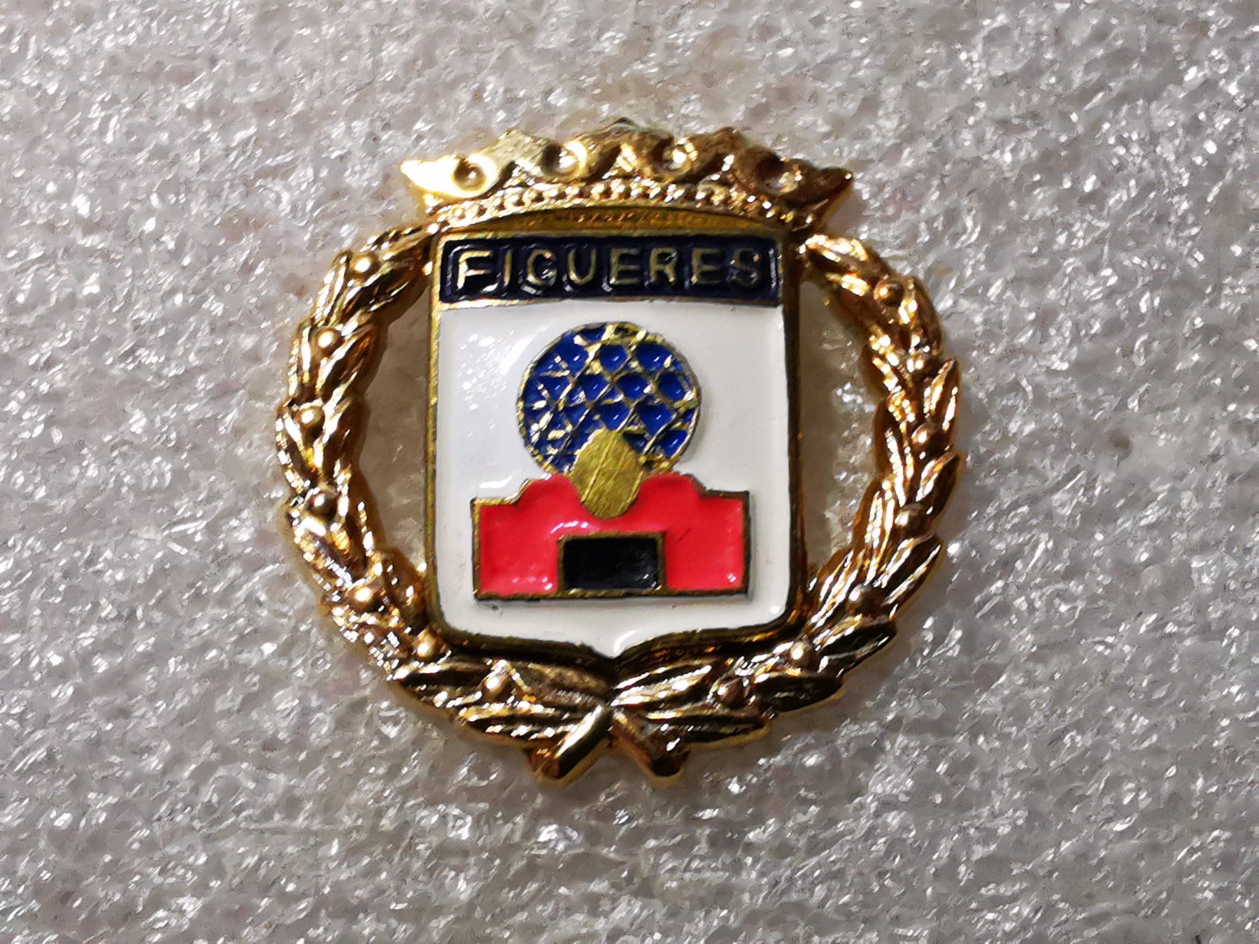 Placchette & Badge: Ansteckpin 64: Figuerer – Usato da Oppligen venduto da Pin-Fall-Shop