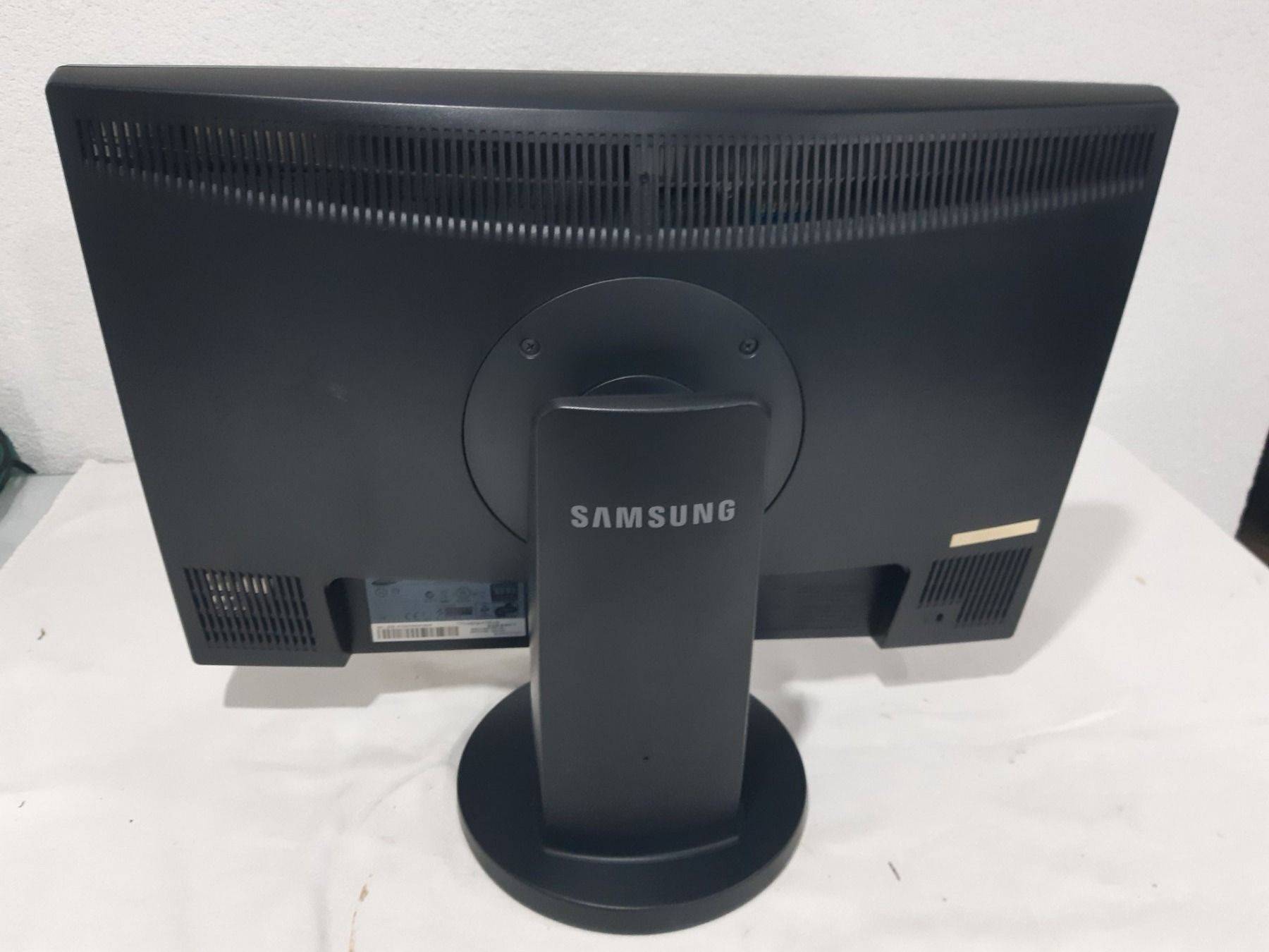 Samsung Monitor: Monitor SyncMaster Samsung 2243QW – Usato da Rheinau venduto da profitronic.shop 4