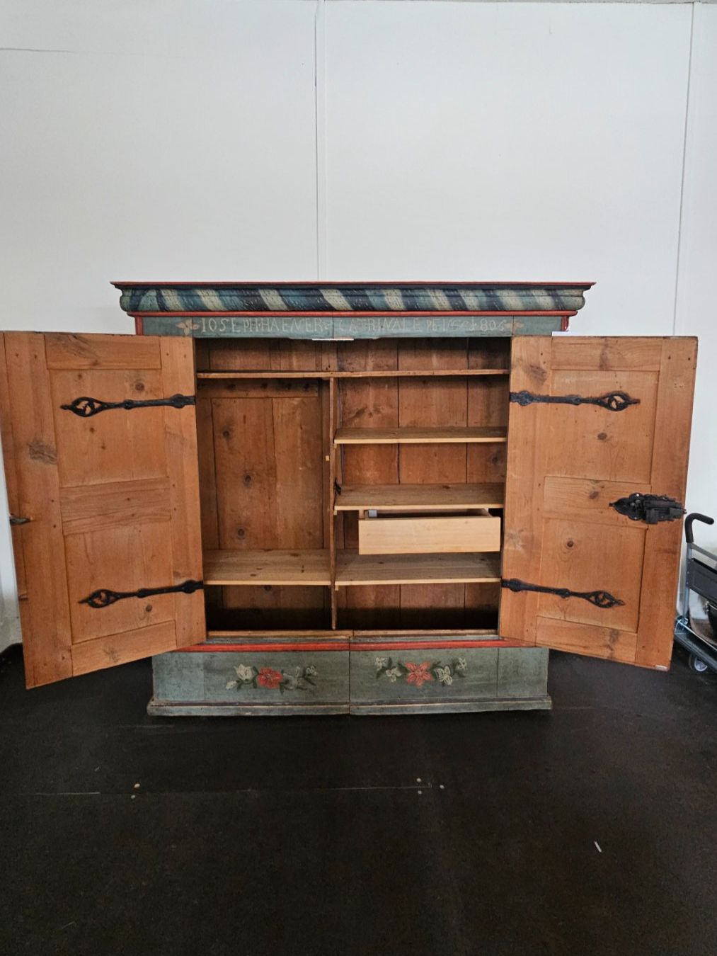 Schränke: Bemalten Bauernschrank – Gebraucht aus Diessenhofen von Osio 3