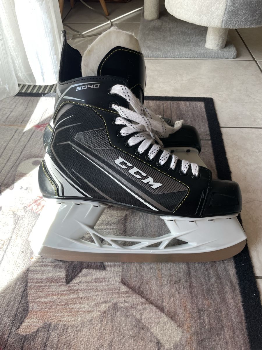 Ccm Schlittschuhe: Pattini CCM  – Gebraucht aus Mezzovico von esa_d9tc